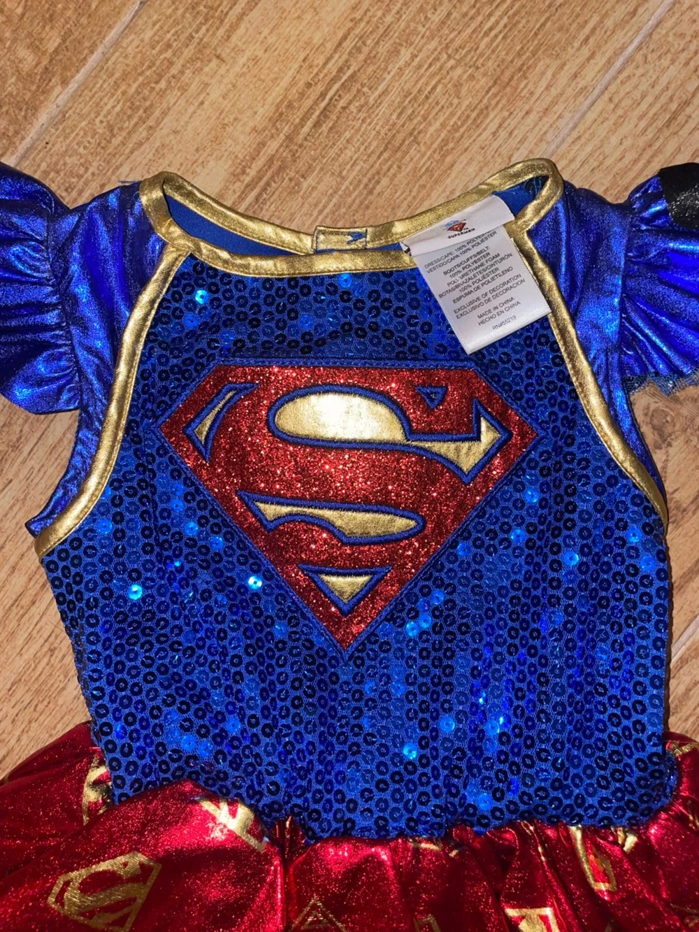 SuperGirl age 3/4 years girl Halloween Costume Size 3T-4T Superman DC comics